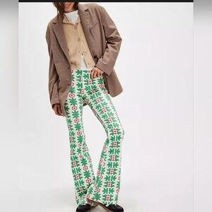 FREE PEOPLE Penny Pull-On Flare Jeans SZ 30